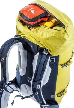 Deuter Guide Lite 28+ SL 12 Deuter Guide Lite 28+ SL -Camping Equipment Store 3360221 2329 GuideLite28PlusSL greencurry navy D 02 RJRs 1280x1280